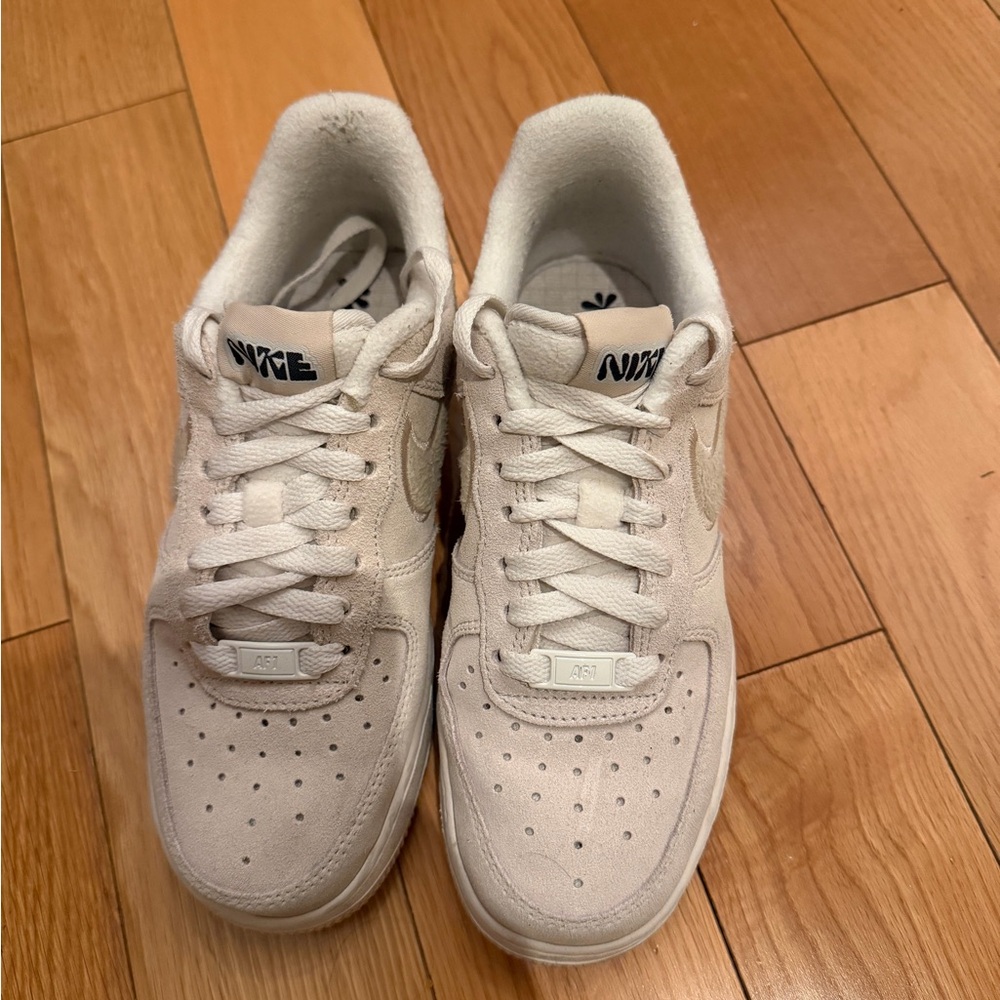 Nike Air Force 1 07’ SE
